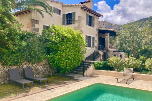 Mallorcan villa in an idyllic location at the foot of the Tramuntana mountains image 4
