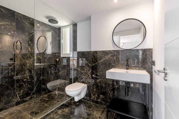 Sea view apartment near the beach above the rooftops of Portixol image 9