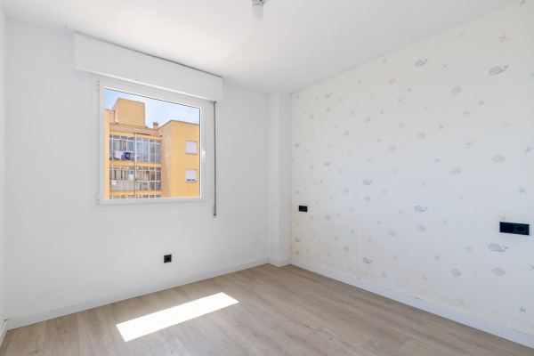 Sea view apartment near the beach above the rooftops of Portixol image 10