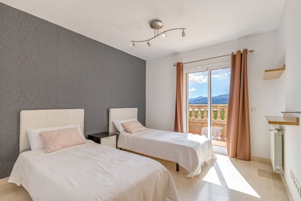 Mediterranean villa with a holiday rental license near the beach in Alcudia image 9