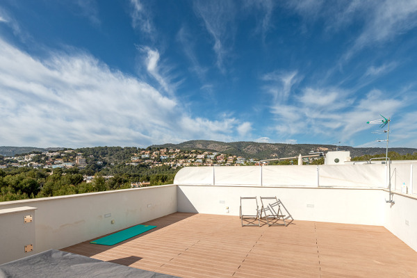 Modern penthouse in a new residential complex for sale  in Bendinat image 2