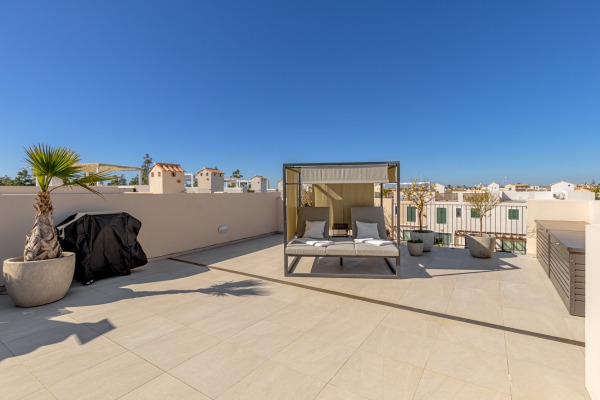 Modern penthouse with large roof terrace in Ses Salines image 9