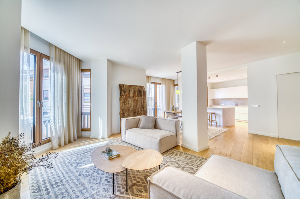 Modern apartment in a completely renovated, historic building image 4