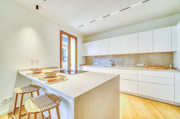 Modern apartment in a completely renovated, historic building image 6