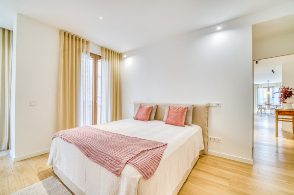 Modern apartment in a completely renovated, historic building image 10