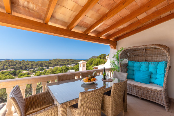 Mediterranean penthouse with sea views in an exclusive location in Paguera image 3