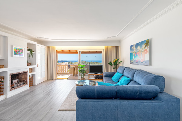 Mediterranean penthouse with sea views in an exclusive location in Paguera image 5