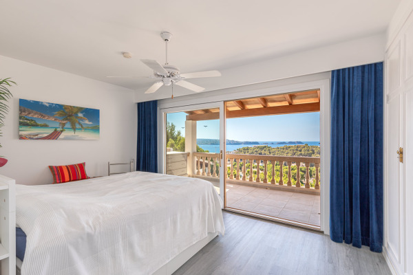 Mediterranean penthouse with sea views in an exclusive location in Paguera image 7