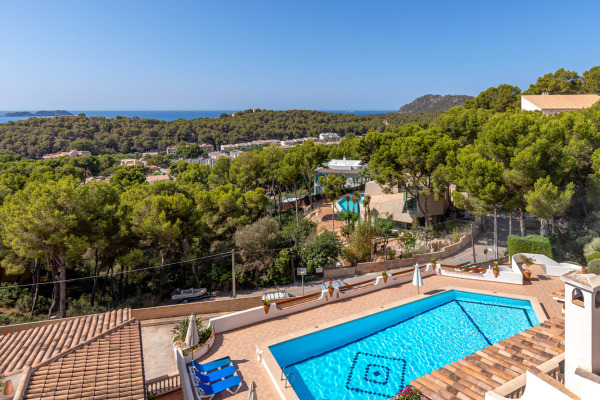 Mediterranean penthouse with sea views in an exclusive location in Paguera image 10